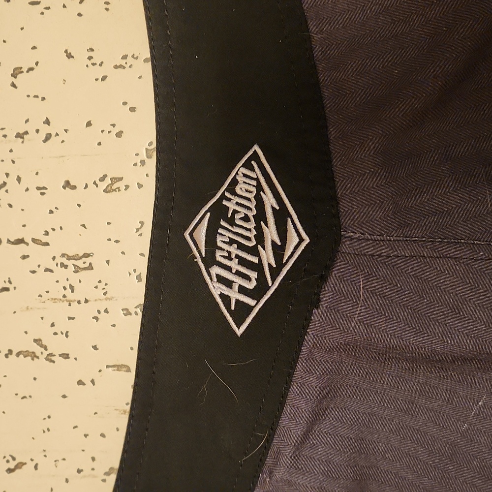 Affliction Embroidered Spell Out Logo Full Graphic Shorts Grey And Black - Picture 13 of 16